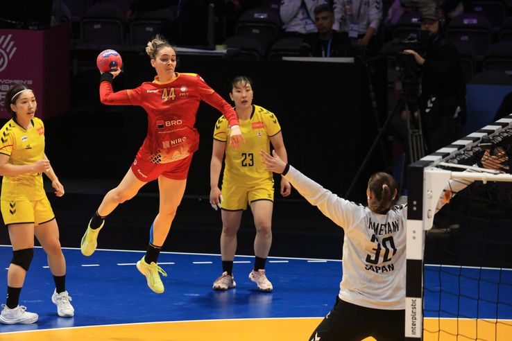 România - Japonia, duel la Campionatul Mondial de handbal feminin/Foto: Ionuț Iordache
