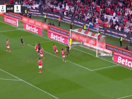 „Sunt suficient de amabil pentru a o considera o greșeală”