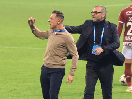 Mirel Rădoi, atacat verbal în Bănie! Ce reacții a avut antrenorul Craiovei + isterie pe marginea terenului