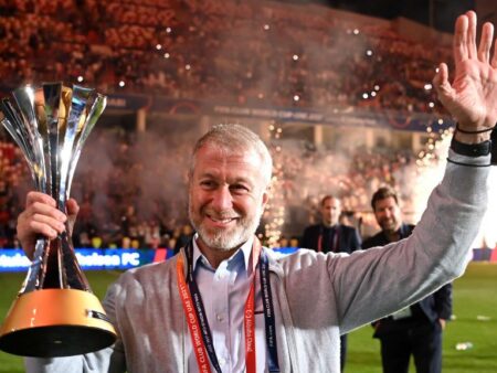 Abramovici păstrează cele 7 miliarde de dolari blocate într-un paradis fiscal european!