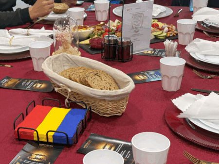 Ce au descoperit oficialii lui Csikszereda în lojă, la meciul cu Rapid » Mesaj tipărit și în maghiară: „Vă dorim…”