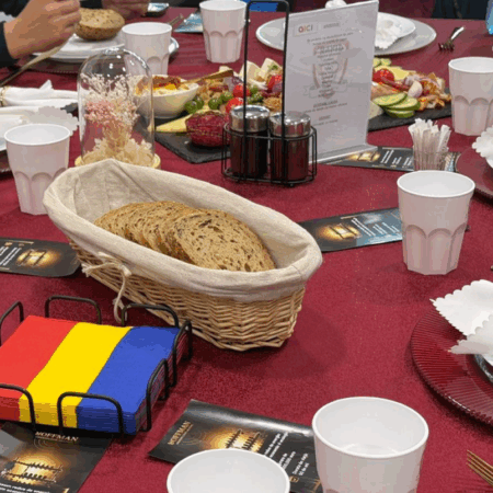 Ce au descoperit oficialii lui Csikszereda în lojă, la meciul cu Rapid » Mesaj tipărit și în maghiară: „Vă dorim…”