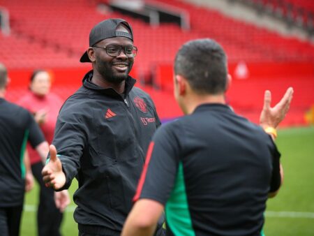 Suporterul român care a jucat pe Old Trafford, cu Saha și Wes Brown ca antrenori: „Băieți…”