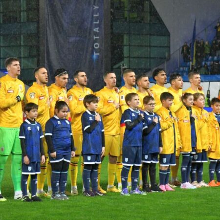 Ironii în timpul pauzei meciului România