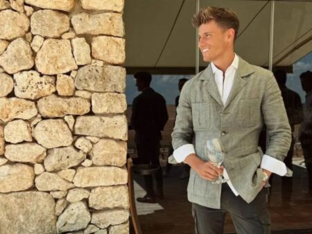 „Urmez o dietă paleolitică. Apreciez foarte mult soarele, carnea și vinul.”