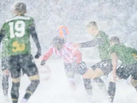 În ce condiții meteorologice extreme s-a disputat finala campionatului Canadei, cu un fotbalist moldovean pe teren?