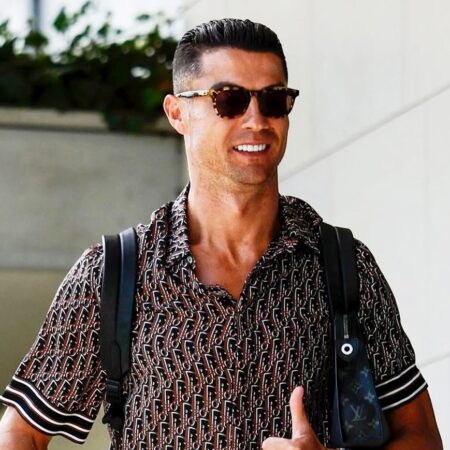 „El este mai atrăgător decât mine, dar eu sunt perfect!”