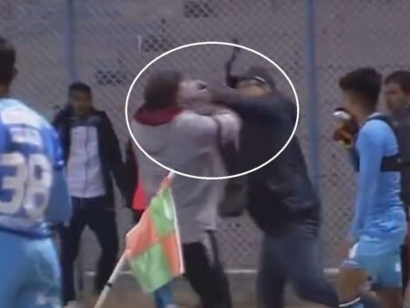 17 eliminări, antrenor cu capul spart și lacrimi de gaze pe teren!