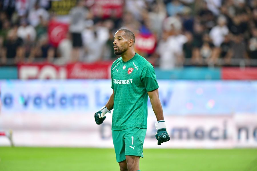 Devis Epassy Dinamo își pierde titularul în luna decembrie » Care este motivul