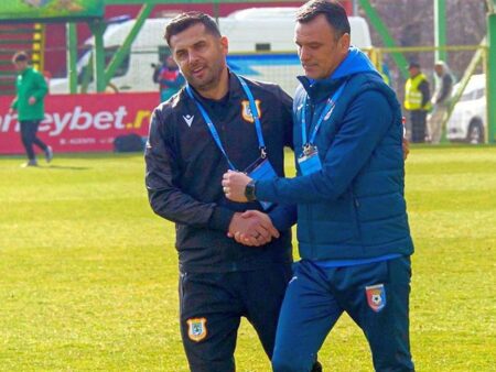 L-au întors din drumul spre Iași pentru a semna cu Universitatea Craiova!