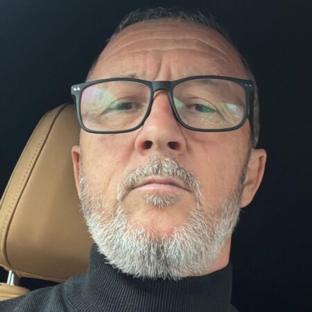 „Am ales această fotografie în care radiez de seriozitate”