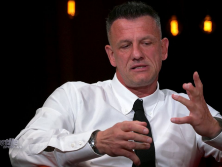 Cum arată acum degetele fostului portar Emilian Dolha, după sute de meciuri în România și Polonia?