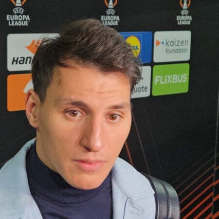 „Nu înțeleg, nu înțeleg!”: Ce relevă dorința suporterilor de a ajunge la jucători în cantonament?