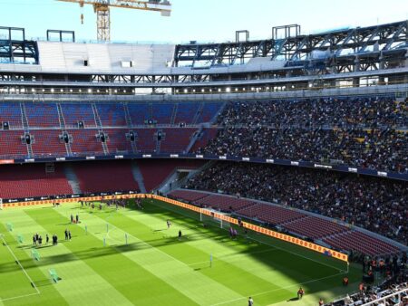 Barcelona s-a întors pe Camp Nou după 894 de zile! 23.000 de suporteri la antrenament