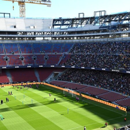 Barcelona s-a întors pe Camp Nou după 894 de zile! 23.000 de suporteri la antrenament