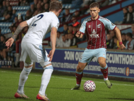 Atac cu cuțitul într-un tren » Un fotbalist se numără printre victime