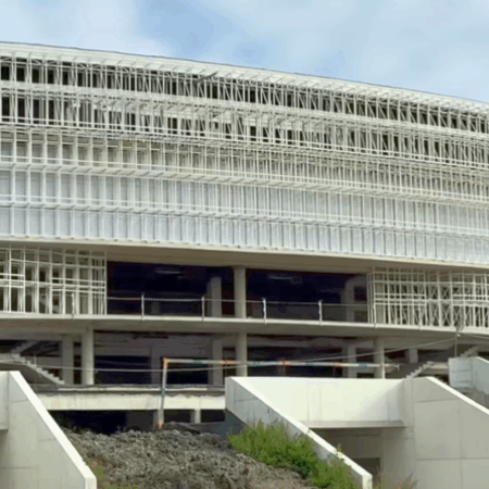 Cea mai mare sală polivalentă din România, aproape de finalizare » Primarul a verificat stadiul lucrărilor pe șantier