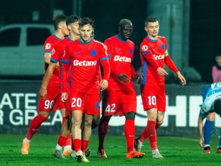 FCSB, în criză! Campioana pierde 12 jucători