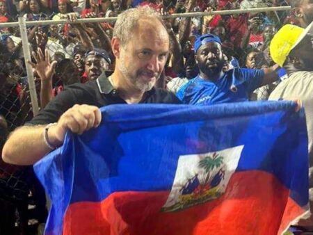 Miracolul din Haiti: se califică la Mondiale cu un selecționer care nu a călcat niciodată pe pământ haitian!