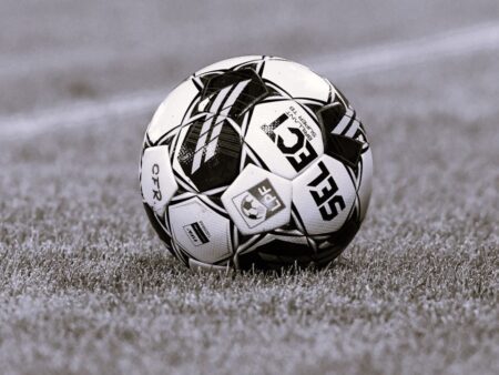 Tristețe în fotbalul românesc! O legendă a plecat la 68 de ani: „Stelele căzute nu dispar”