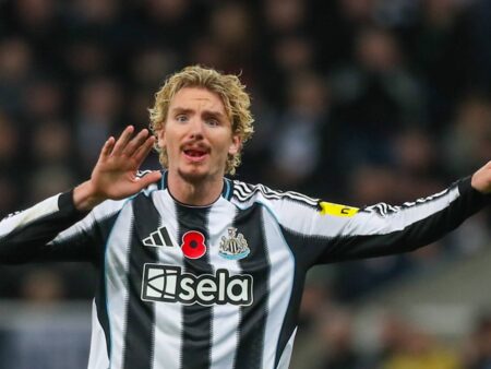 West Ham – Newcastle, de la 16:00, exclusiv pe VOYO! Un duel captivant între „coțofene” la prima vedere.