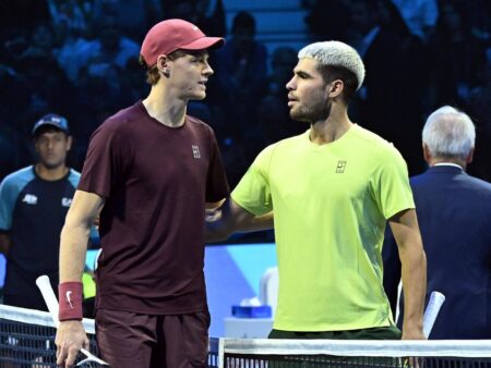 Jannik Sinner, triumf dramatic împotriva lui Carlos Alcaraz în finala Turneului Campionilor