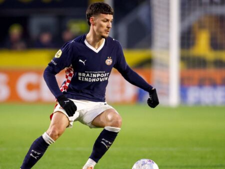 Dennis Man, printre cei mai slabi jucători în Breda – PSV 0-1! Românul, fără realizări la un aspect esențial.