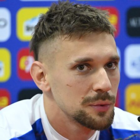 Ionuț Radu s-a certat cu o jurnalistă din Bosnia: „Este părerea ta!”. Mircea Lucescu a intervenit.