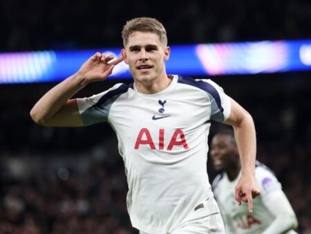 „S-a metamorfozat în Lionel Messi!” Thomas Frank, entuziasmat după golul fabulos al lui Van de Ven