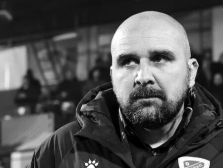 Tragedie în Serbia: un antrenor din Liga I a decedat după ce a făcut o criză în timpul meciului