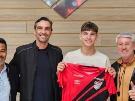 Fiul Cristinei Pîrv joacă fotbal și a semnat în Brazilia!