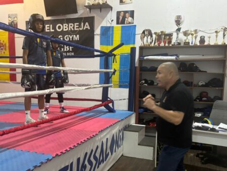 Inside Piramidă: Lupta unui antrenor de box pentru a transforma pugiliștii în campioni ai României. Interviu rapid cu Octavian Stoica „Geolgău”.