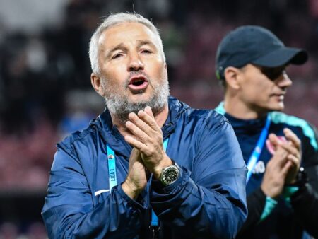 Nu se predă! O nouă propunere pentru Dan Petrescu, după prima respingere.