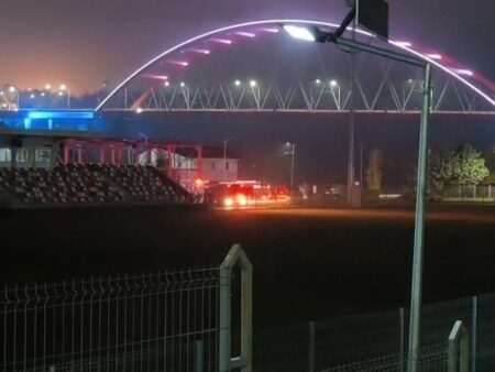 Panică pe stadionul din România! Arena a fost cuprinsă de flăcări! Pompierii au intervenit rapid!