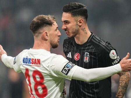 Sorescu, „oaia neagră“ în confruntarea românilor din Turcia: aproape că și-a distrus echipa!