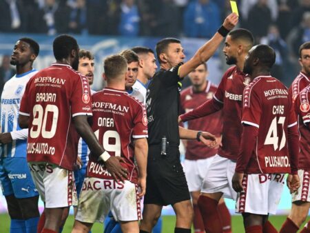 Fanii Universității Craiova lansează atacuri după meciul cu Rapid: „V-am călcat în picioare / Fără asta, nimeni nu vă mai salvează”