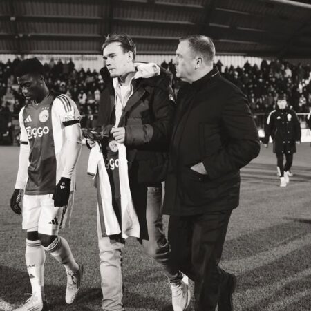 Moment devastator pe stadionul lui Ajax, după ce iubita fotbalistului a murit într-un accident.