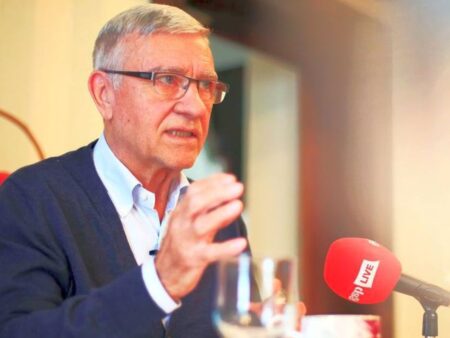 „Nu e mare. Știți câți bani am dat eu?”