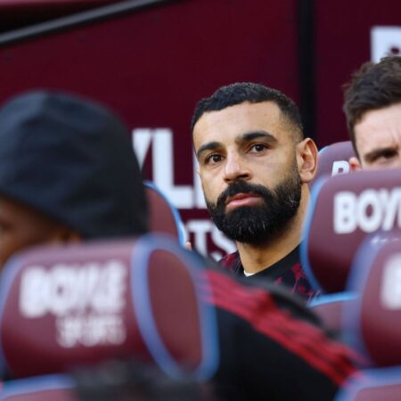 Arne Slot a justificat alegerea de a-l păstra pe Mohamed Salah pe banca de rezerve: „Avem și alți jucători”