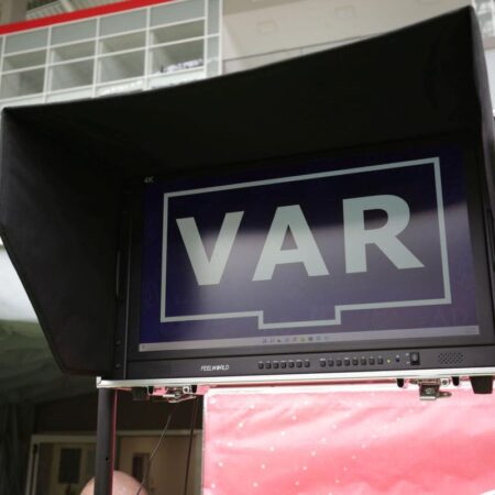 Sistemul VAR ar putea suferi modificări semnificative la Campionatul Mondial din 2026