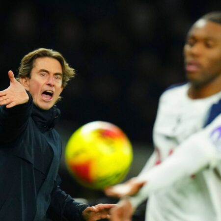 Probleme în vestiarul echipei lui Radu Drăgușin! Jucătorii se arată nemulțumiți.