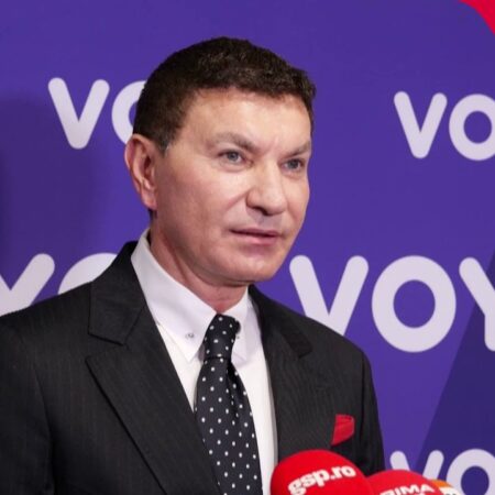 Cristi Borcea, prezent la lansarea documentarului lui Adrian Mutu: „Viața lui e mai captivantă decât un film” + Ce spune despre situația din Liga 1: „Cu 2 transferuri, Dinamo poate lupta pentru titlu”