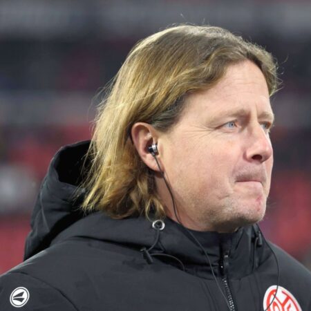 L-au concediat pe antrenor, la 6 zile după înfrângerea cu Universitatea Craiova.