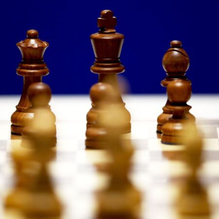 A fost declarat cel mai tânăr jucător din istorie cu rating oficial.