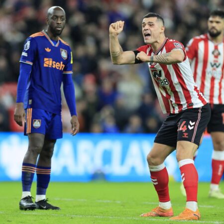 Derby în Premier după 9 ani, hotărât de un autogol impresionant