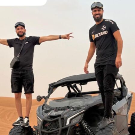 Tricoul campioanei FCSB a ajuns în deșert » Jucătorul eliminat de Becali l-a purtat cu el