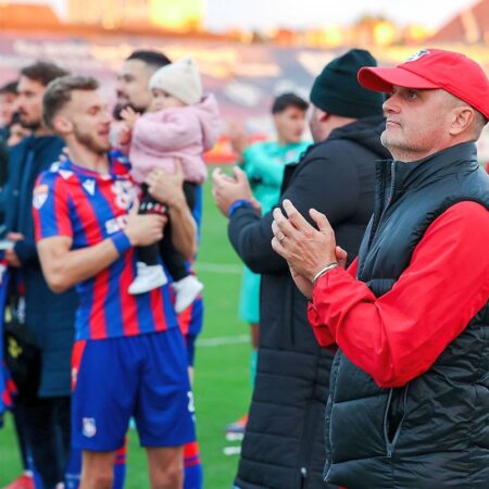 A dus echipa aproape de play-off și a fost recompensat cu prelungirea contractului