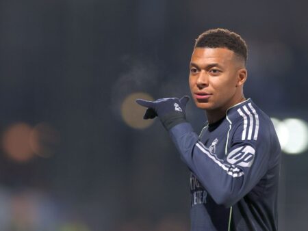 Kylian Mbappe aspiră să depășească recordul idolului său, Cristiano Ronaldo.