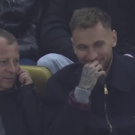 Pentru cine a venit? Fotbalistul dorit de FCSB și Rapid, prezent în tribunele arenei naționale.