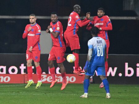 FCSB: Debut cu stângul la Cupa Africii » Ce a pățit la nici măcar un minut după ce a intrat pe teren
